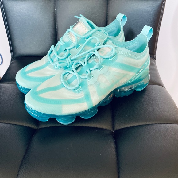 Nike Woman’s Vapormax 2019 - Picture 1 of 6